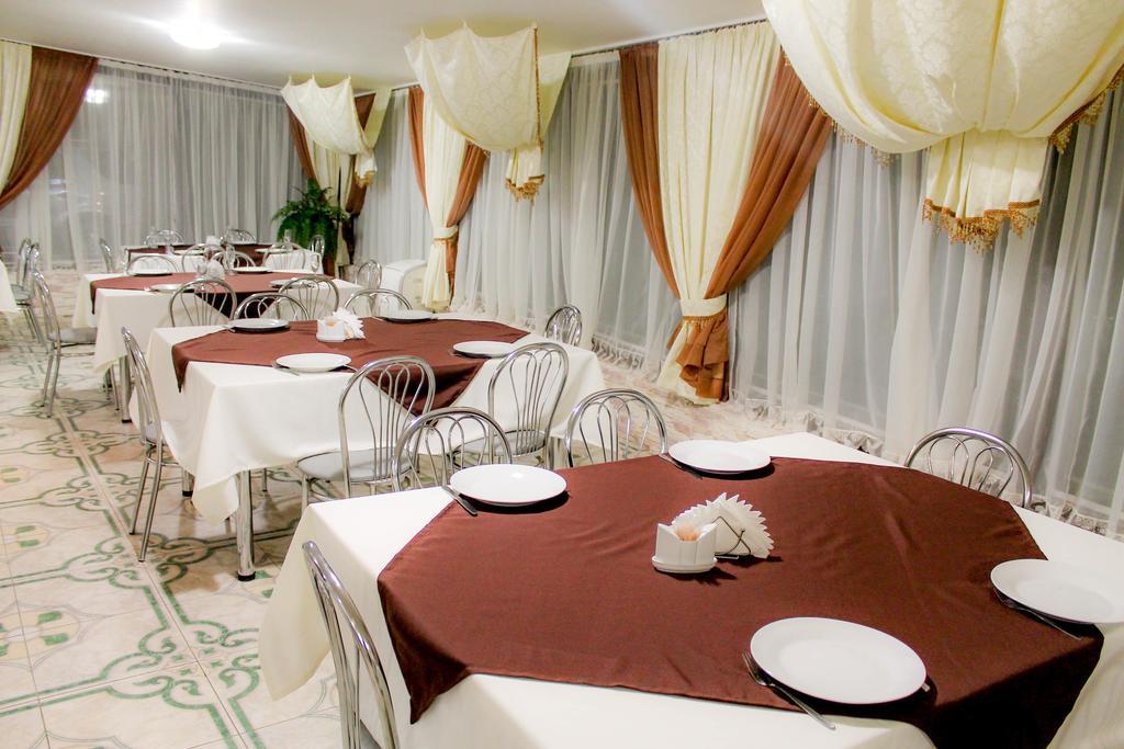 4 Seasons Hotel Boryspilʼ Eksteriør billede